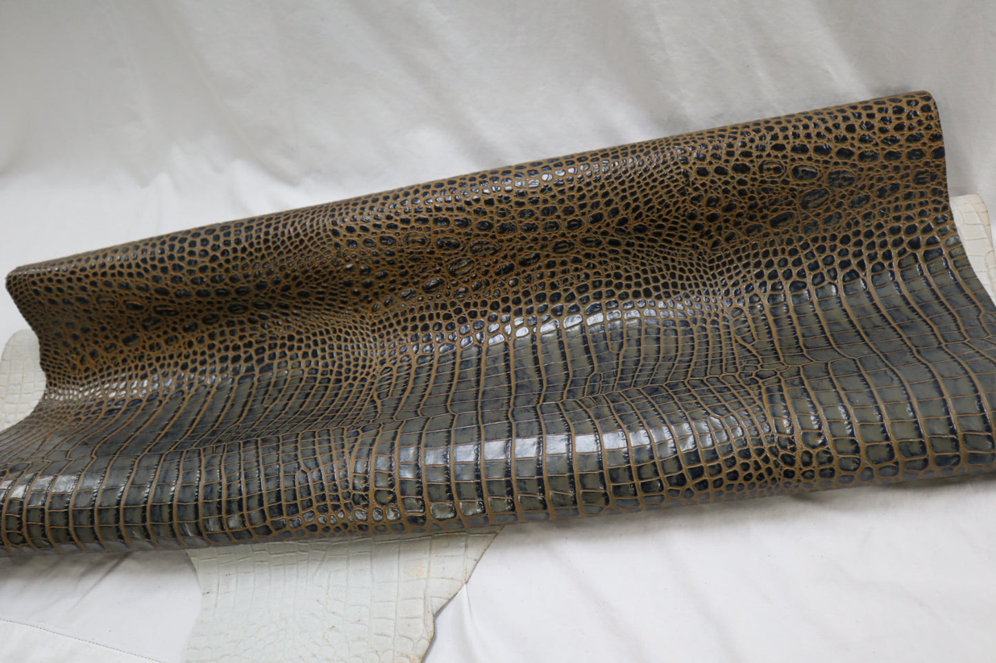 Deep Croco Two Tone