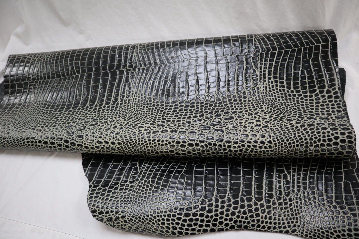 Deep Croco Two Tone